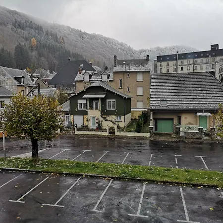Situe Au Coeur Du Village Du Mont-dore